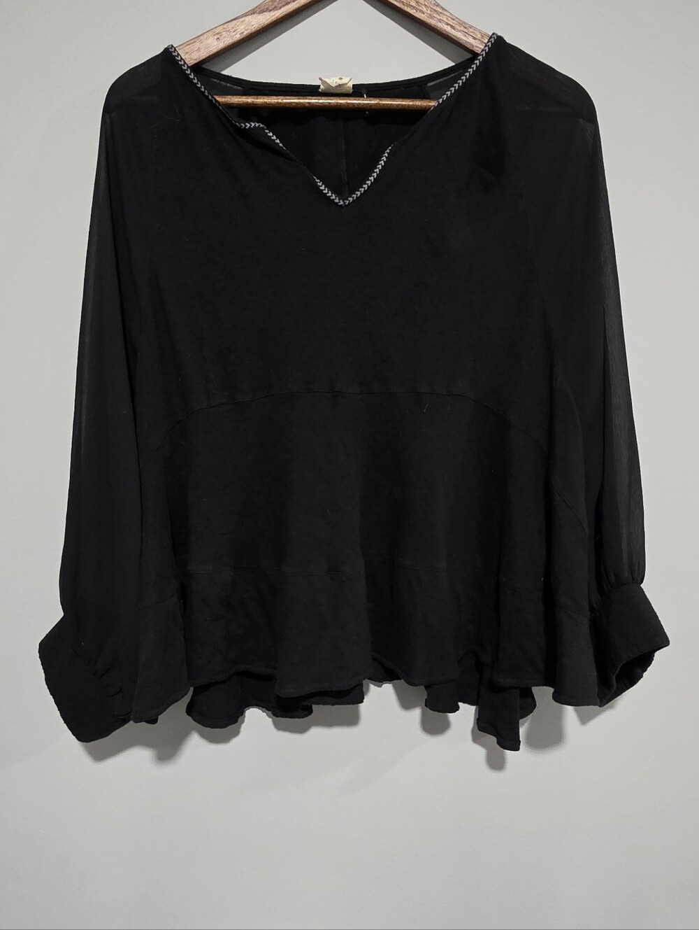 Akemi + Kin Anthropologie Women’s Black Flowing V-Neck Top Sz Xl Blouse Shirt